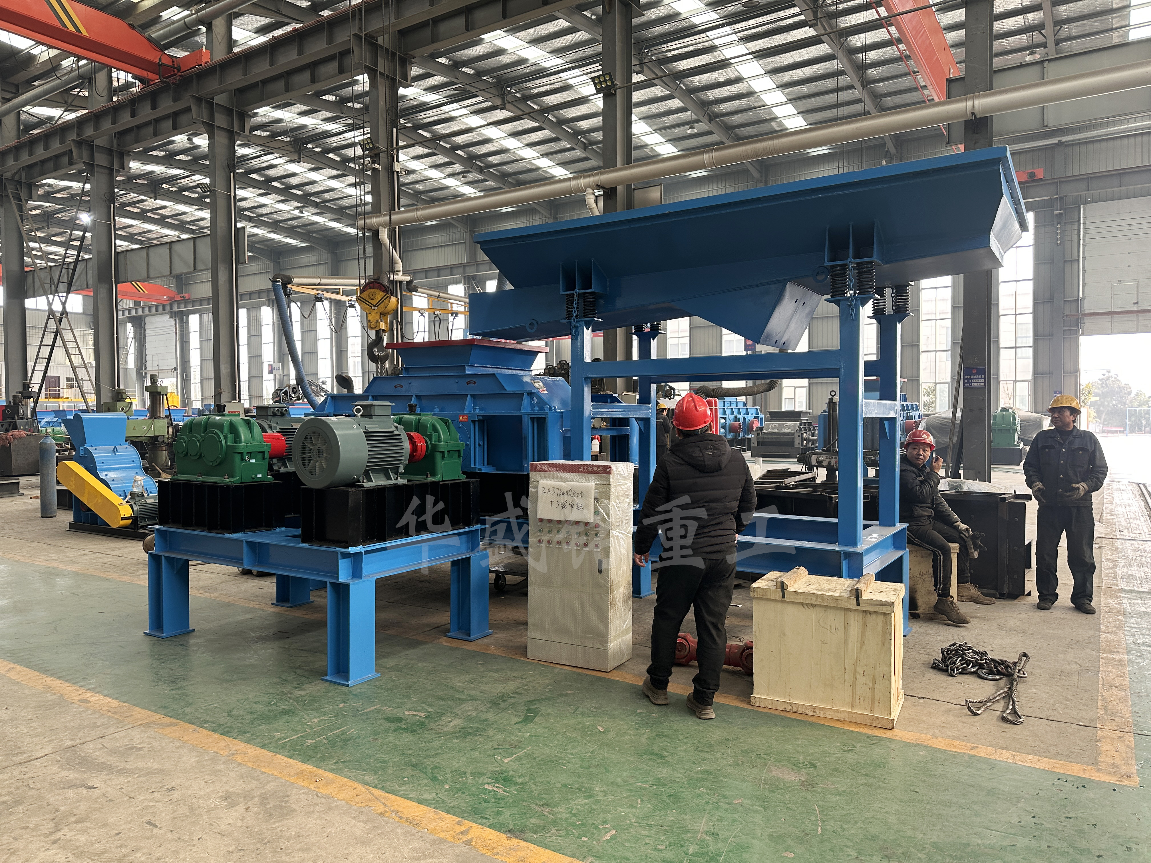 石英石破碎設備眾多，為何狼牙齒輥破碎機脫穎而出？